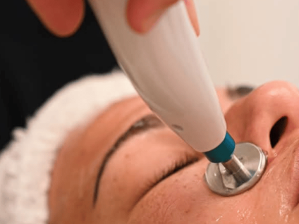 Soin Plasma Shower – Régénération &amp; Rééquilibrage de la peau